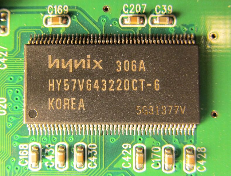 File:D-Link DI-624 rev A1 RAM.jpg
