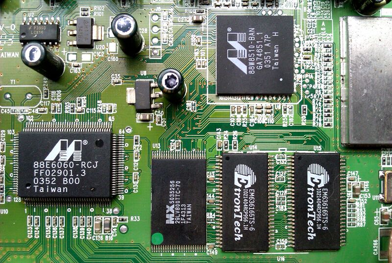 File:Netgear-WGR614v4-Board-Top-Details.jpg