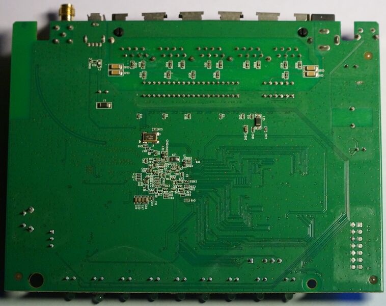 File:DIR-320 Board-back.jpg