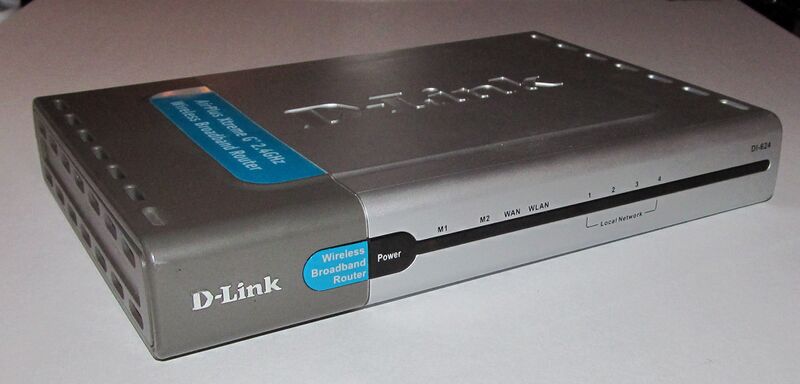File:D-Link DI-624 rev A1 angled.jpg